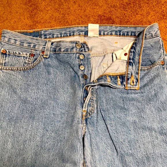 Men’s Vintage 90’s Levi’s - Picture 2 of 5